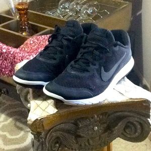 Nike..hyper experience RN 4...accepting offers